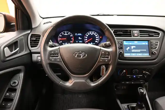 Ruskea Viistoperä, Hyundai I20 – CMZ-447