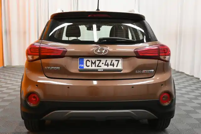 Ruskea Viistoperä, Hyundai I20 – CMZ-447