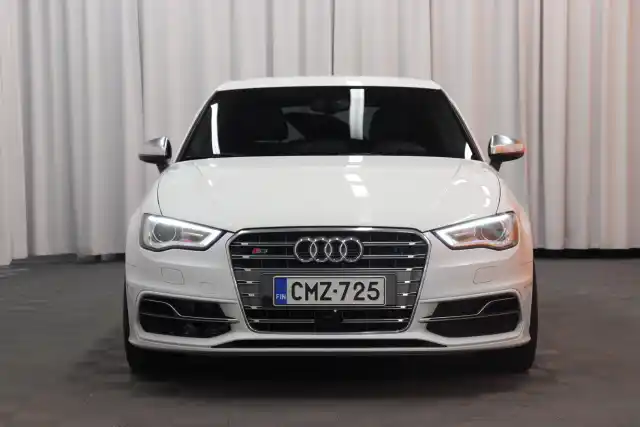 Valkoinen Viistoperä, Audi S3 – CMZ-725