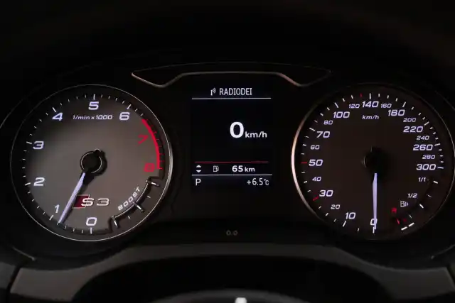 Valkoinen Viistoperä, Audi S3 – CMZ-725