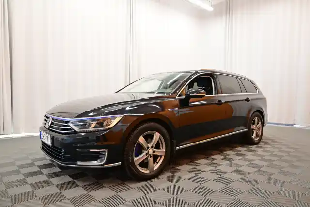 Musta Farmari, Volkswagen Passat – CMZ-771