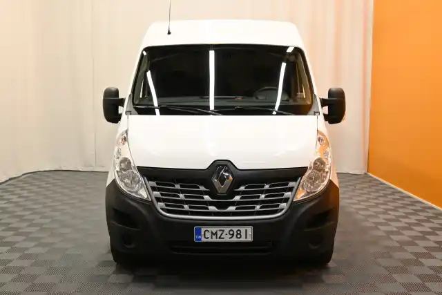 Valkoinen Pakettiauto, Renault Master – CMZ-981