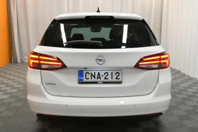 Valkoinen Farmari, Opel Astra – CNA-212