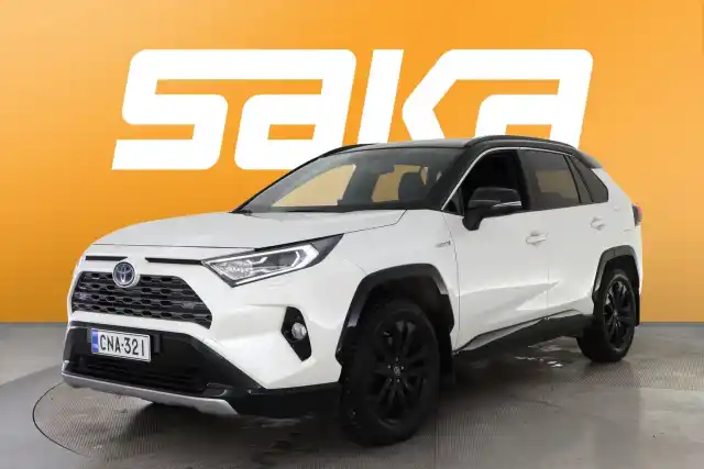 Valkoinen Maastoauto, Toyota RAV4 – CNA-321