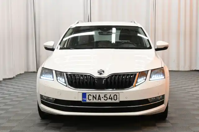 Valkoinen Farmari, Skoda Octavia – CNA-540