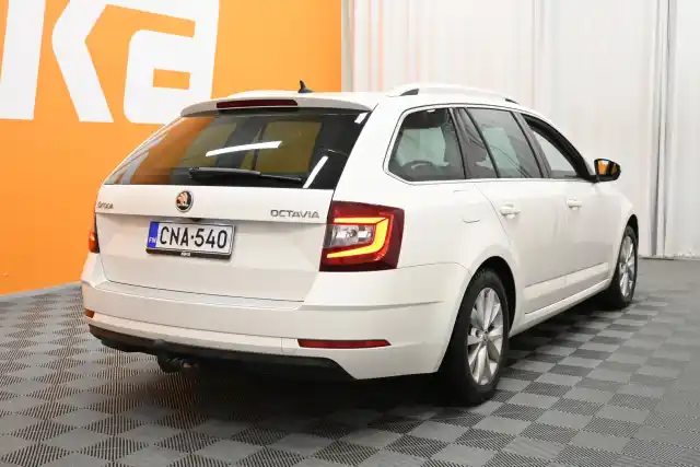 Valkoinen Farmari, Skoda Octavia – CNA-540