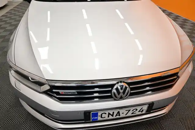 Hopea Farmari, Volkswagen Passat – CNA-724