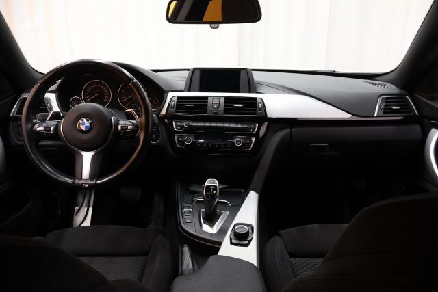 Valkoinen Sedan, BMW 420 – CNA-955