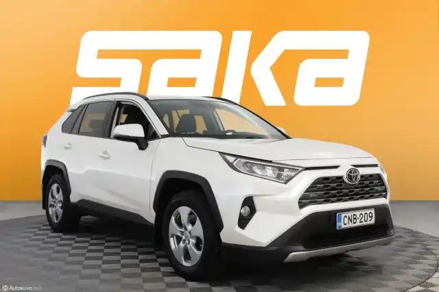 Valkoinen Maastoauto, Toyota RAV4 – CNB-209