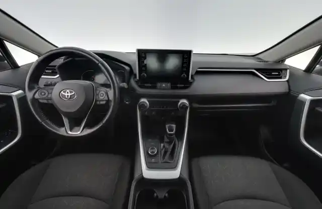 Valkoinen Maastoauto, Toyota RAV4 – CNB-233