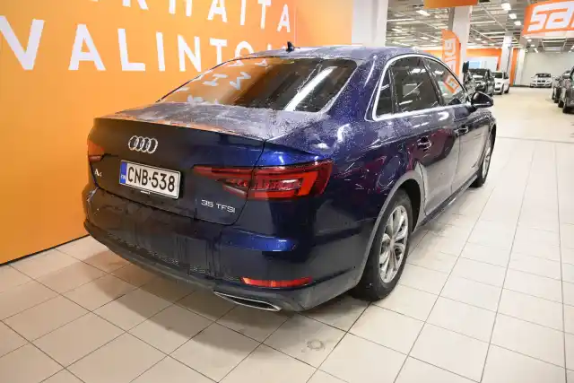 Sininen Sedan, Audi A4 – CNB-538