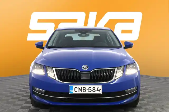 Sininen Viistoperä, Skoda Octavia – CNB-584