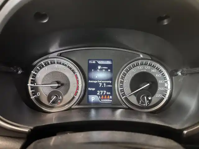 Valkoinen Maastoauto, Suzuki Vitara – CNC-373