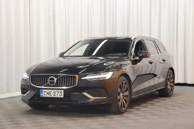 Musta Farmari, Volvo V60 – CNE-273