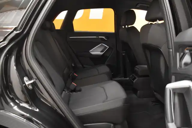 Musta Maastoauto, Audi Q3 – CNE-314