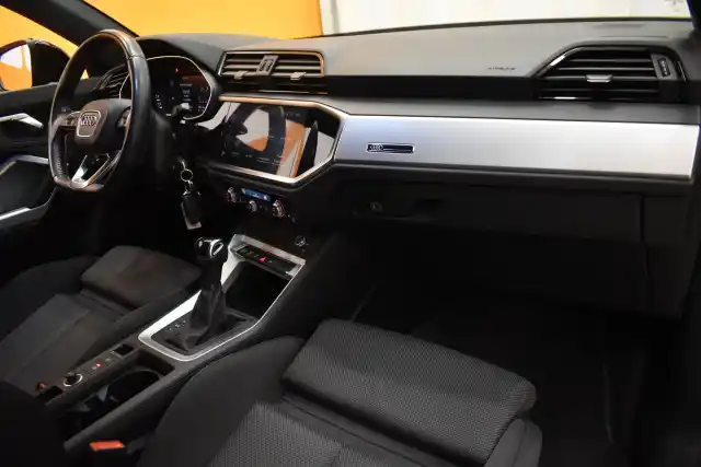 Musta Maastoauto, Audi Q3 – CNE-314