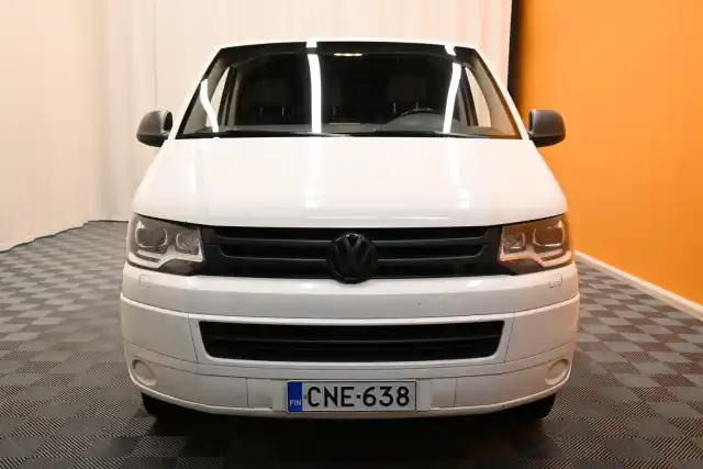 Valkoinen Pakettiauto, Volkswagen Transporter – CNE-638