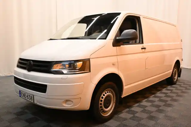 Valkoinen Pakettiauto, Volkswagen Transporter – CNE-638