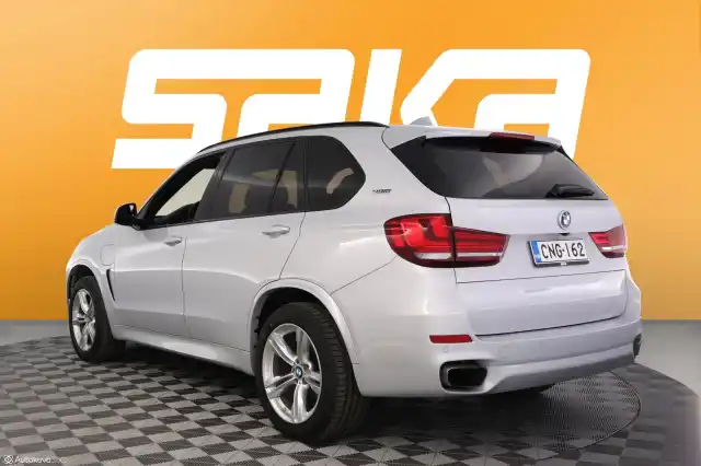 Harmaa Maastoauto, BMW X5 – CNG-162