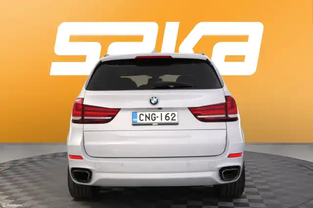 Harmaa Maastoauto, BMW X5 – CNG-162