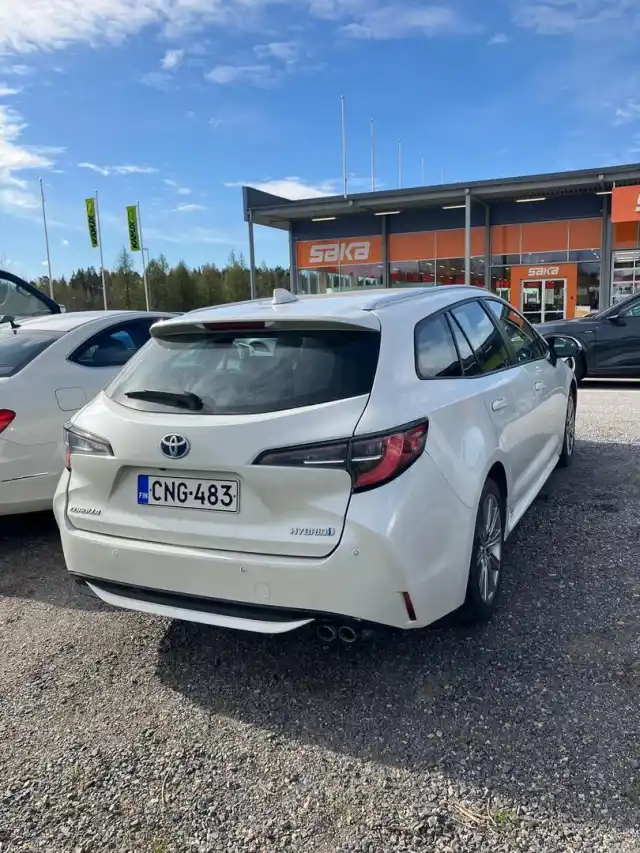 Valkoinen Farmari, Toyota Corolla – CNG-483