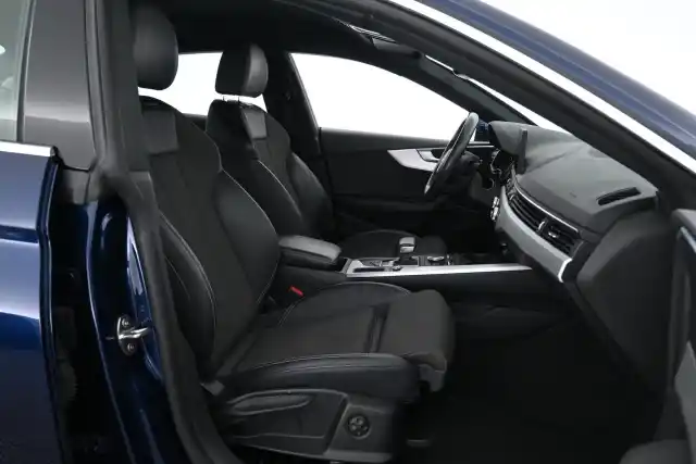 Sininen Viistoperä, Audi A5 – CNG-578