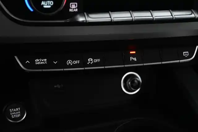 Sininen Viistoperä, Audi A5 – CNG-578