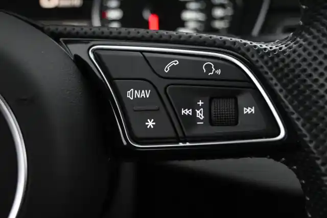 Sininen Viistoperä, Audi A5 – CNG-578