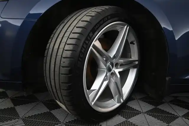 Sininen Viistoperä, Audi A5 – CNG-578