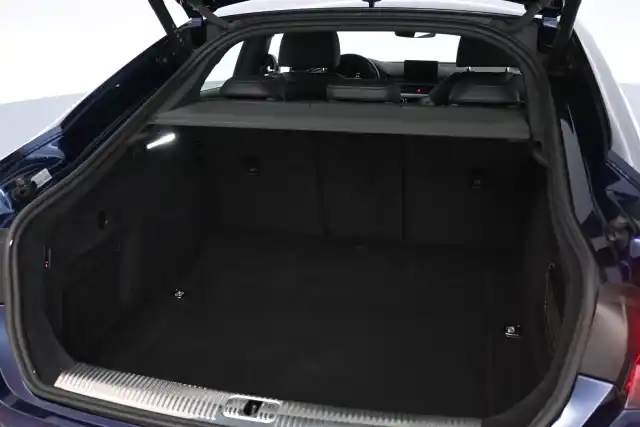 Sininen Viistoperä, Audi A5 – CNG-578