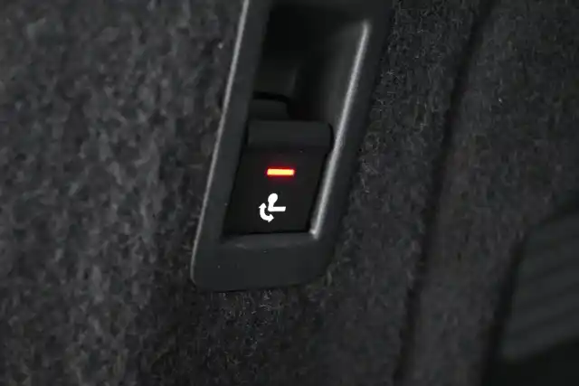 Sininen Viistoperä, Audi A5 – CNG-578