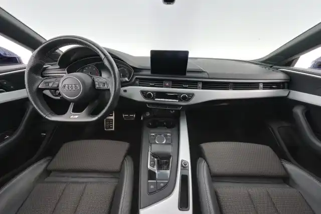 Sininen Viistoperä, Audi A5 – CNG-578