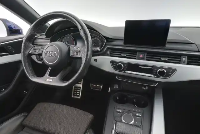 Sininen Viistoperä, Audi A5 – CNG-578