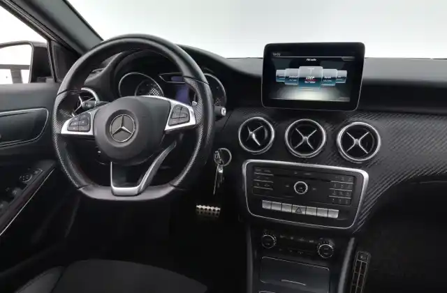 Valkoinen Viistoperä, Mercedes-Benz A – CNH-189