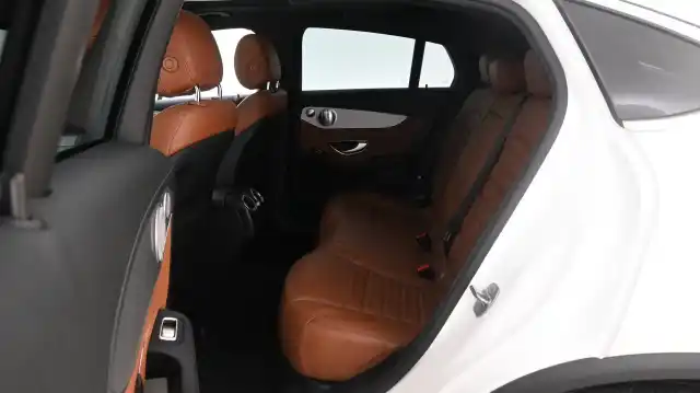 Valkoinen Coupe, Mercedes-Benz GLC – CNH-635
