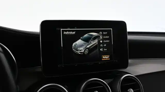 Valkoinen Coupe, Mercedes-Benz GLC – CNH-635