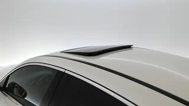 Valkoinen Coupe, Mercedes-Benz GLC – CNH-635