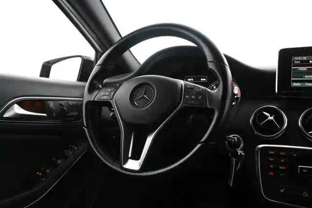 Valkoinen Viistoperä, Mercedes-Benz A – CNH-740