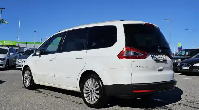Valkoinen Tila-auto, Ford Galaxy – CNI-174