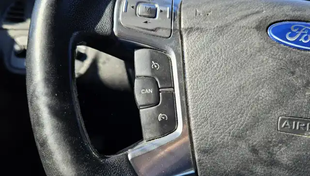 Valkoinen Tila-auto, Ford Galaxy – CNI-174