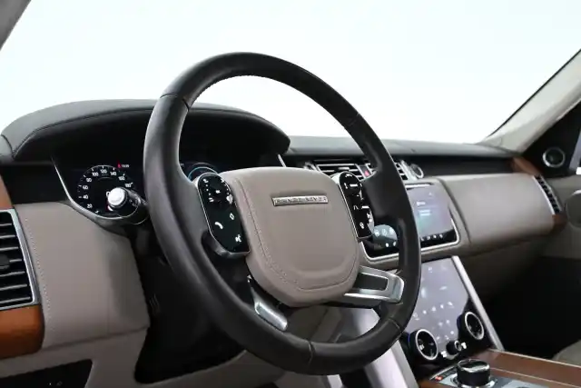 Harmaa Maastoauto, Land Rover Range Rover – CNI-222