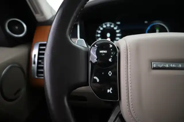 Harmaa Maastoauto, Land Rover Range Rover – CNI-222