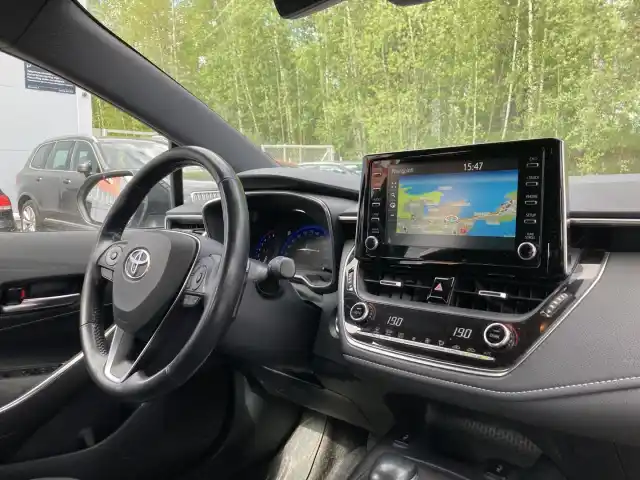 Ruskea Viistoperä, Toyota Corolla – CNI-376