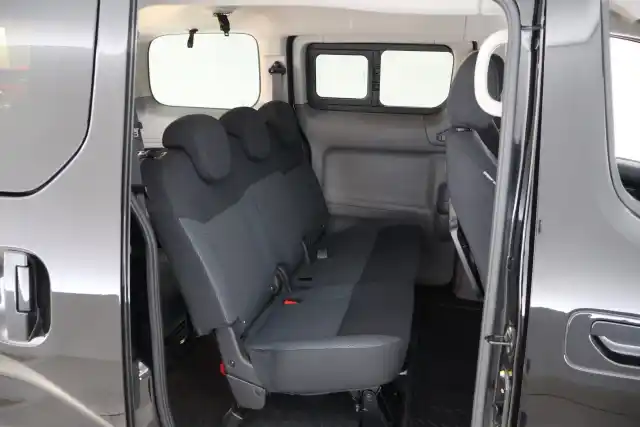 Musta Tila-auto, Nissan e-NV200 – CNI-633