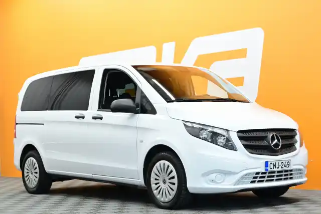 Valkoinen Tila-auto, Mercedes-Benz Vito – CNJ-249