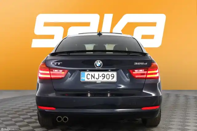 Sininen Sedan, BMW 325 Gran Turismo – CNJ-909