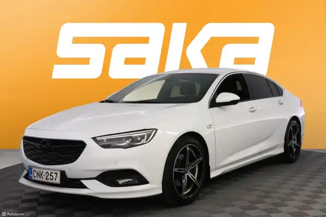 Valkoinen Viistoperä, Opel Insignia – CNK-257