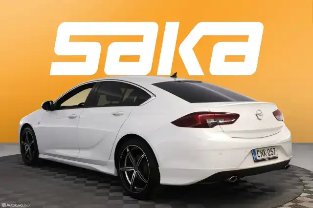 Valkoinen Viistoperä, Opel Insignia – CNK-257
