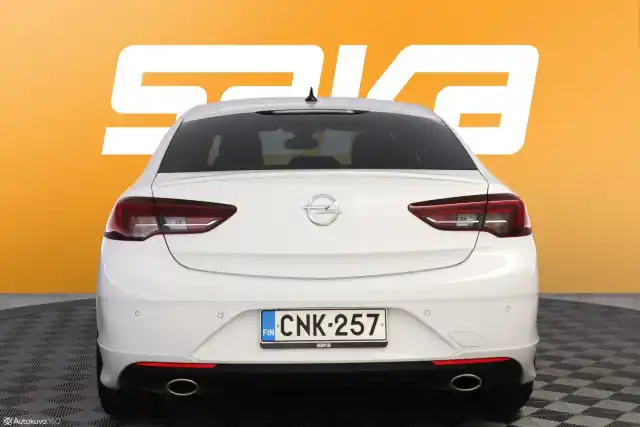 Valkoinen Viistoperä, Opel Insignia – CNK-257