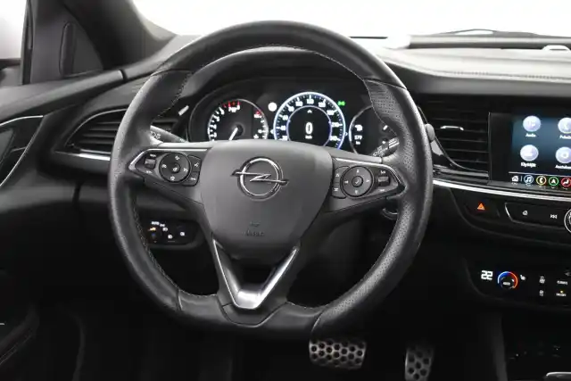 Valkoinen Viistoperä, Opel Insignia – CNK-257